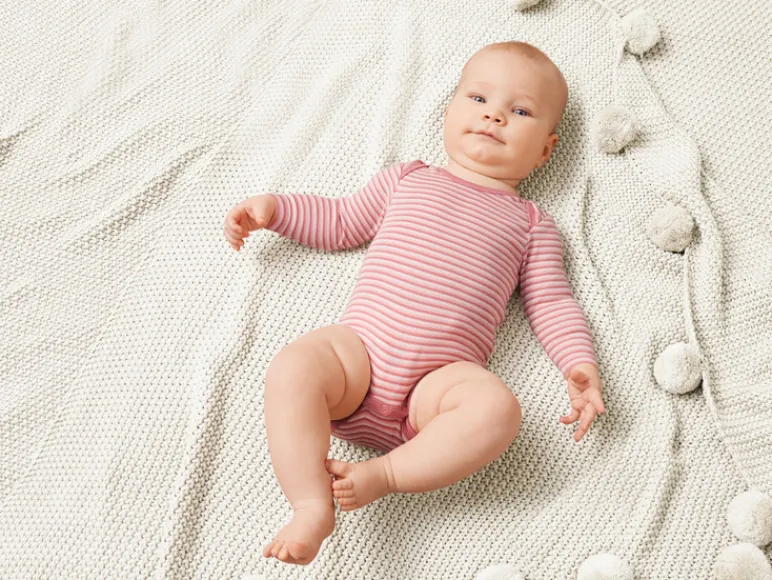 2 baby rompertjes<lupilu® Hot