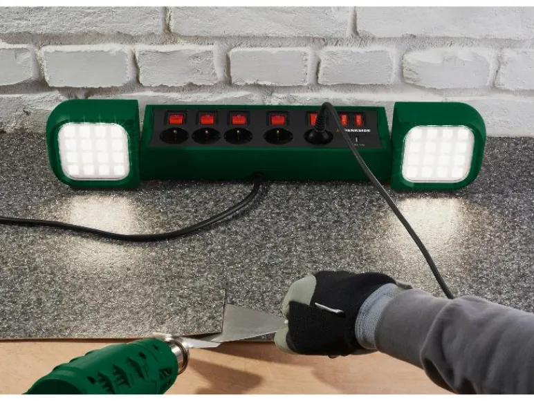 LED-werklamp met stekkerdoos<PARKSIDE®